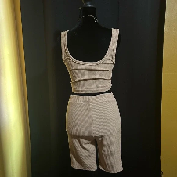 Fashion Nova Tan Ensemble - Picture 3 of 5